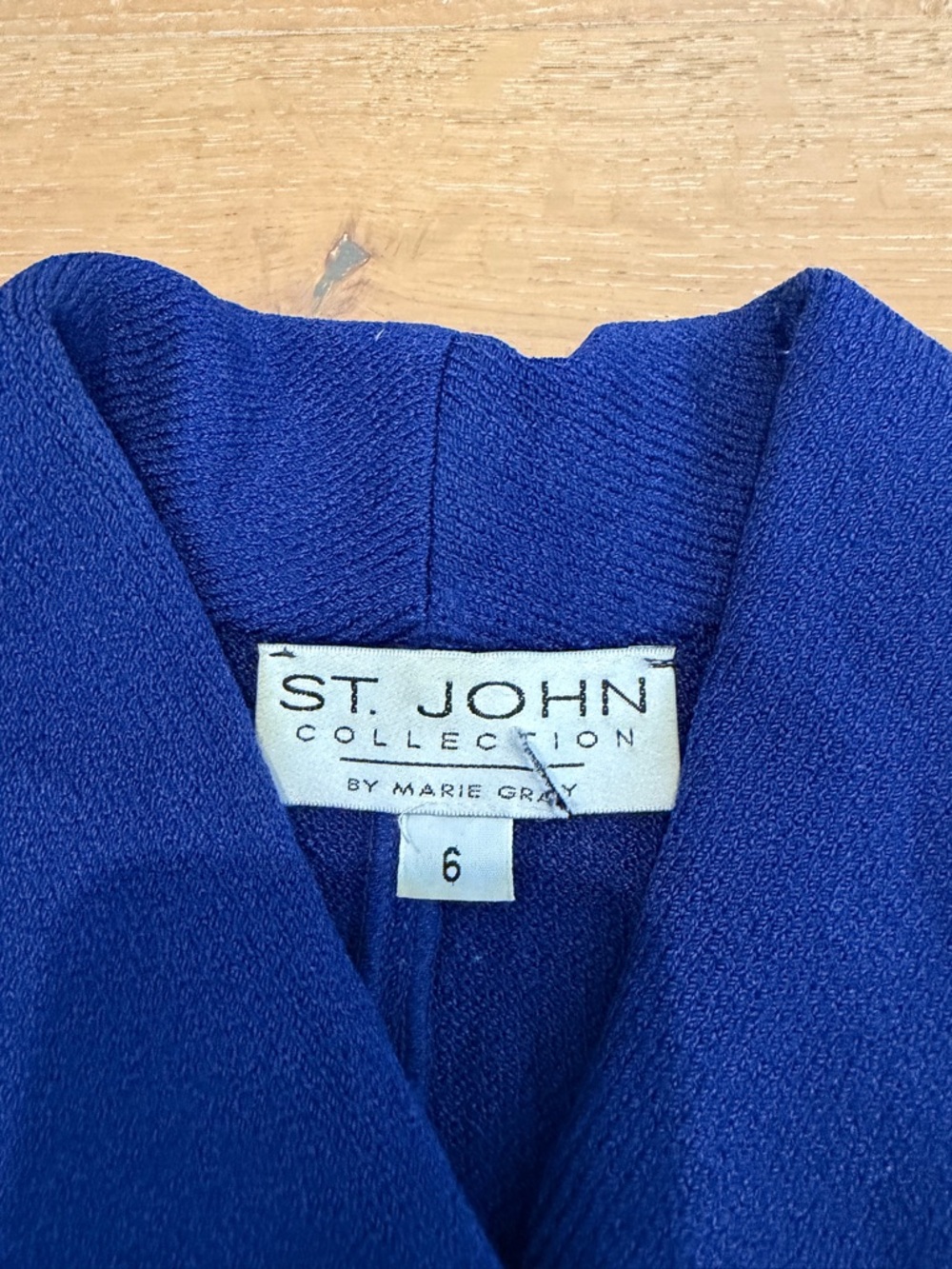 St. John Women's Blue Knit Jacket - size 6 - Picture 2 of 7